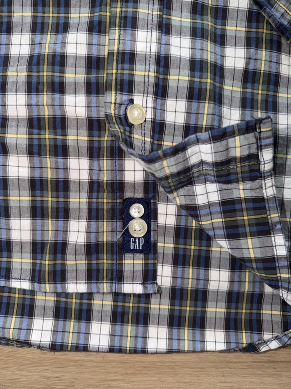 Gap Classic Plaid Button-Down Shirt in Navy & White plaid button medium (8) - Picture 2 of 4